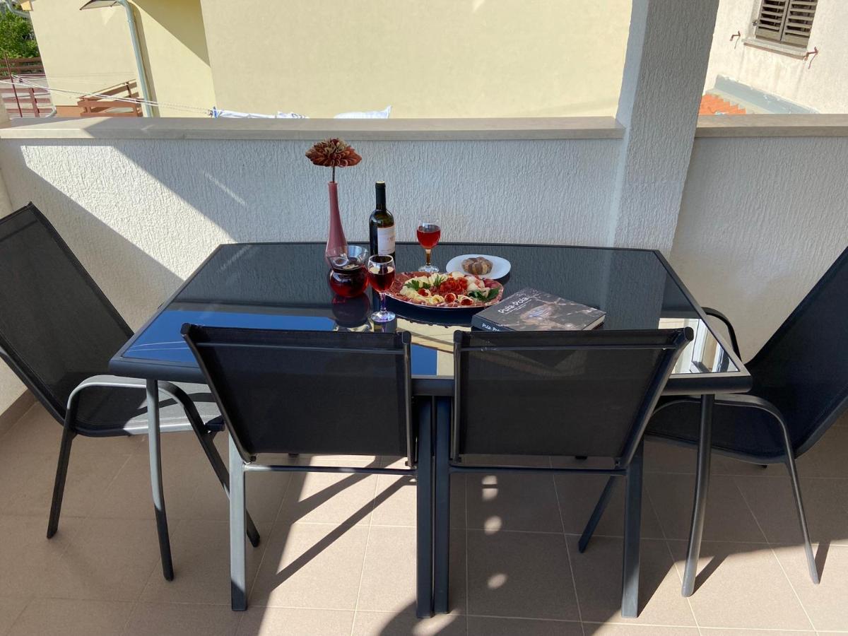 Apartment Madis & Free Bikes 풀라 외부 사진